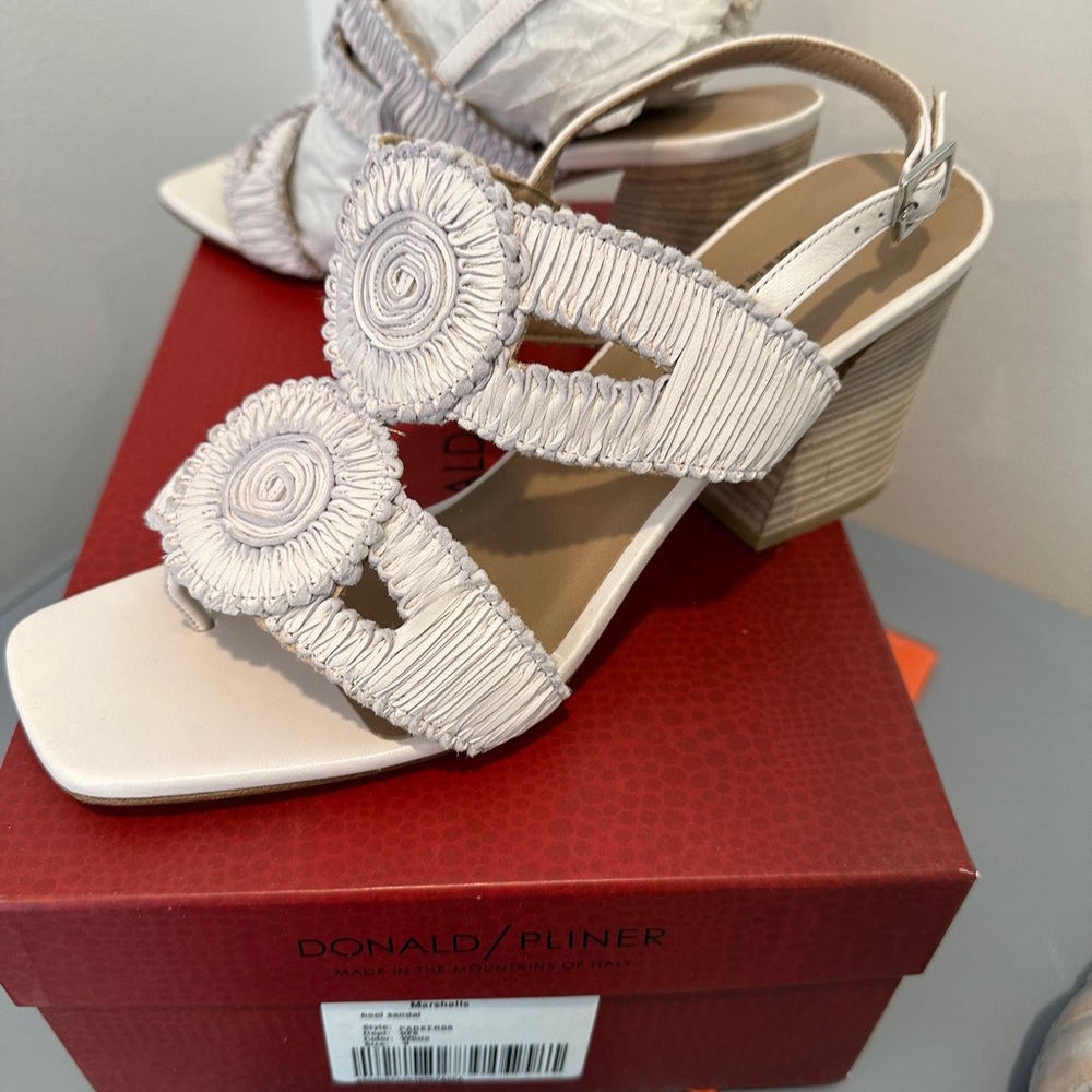 Donald Pliner sandal